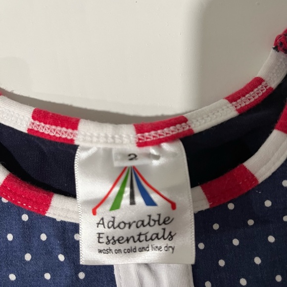 🇺🇸Fourth of July 🇺🇸Adorable Essentials Patriotic top. Girls size 2. VGUC - Picture 3 of 3
